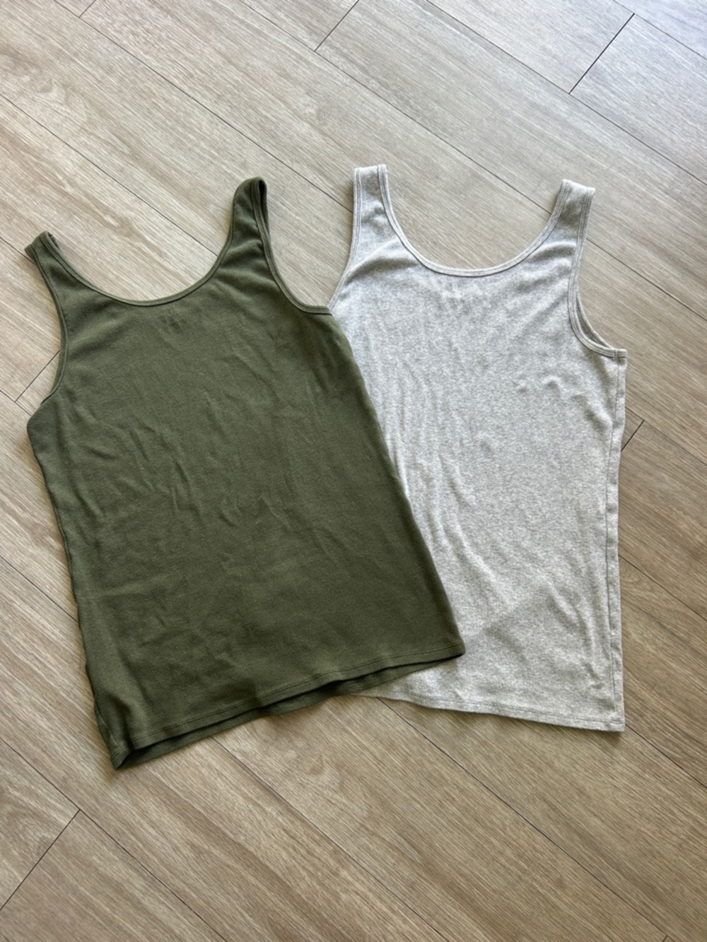 Time and Tru Olive Green & Heather Gray Tank Top Duo - Picture 6 of 6